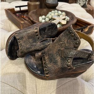 Bedstu wedge sandals.